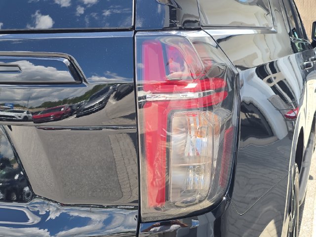 Certified 2024 Chevrolet Suburban RST RWD image 9