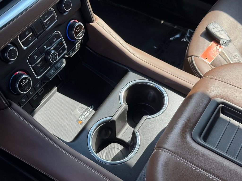 Used 2024 Chevrolet Suburban High Country image 44