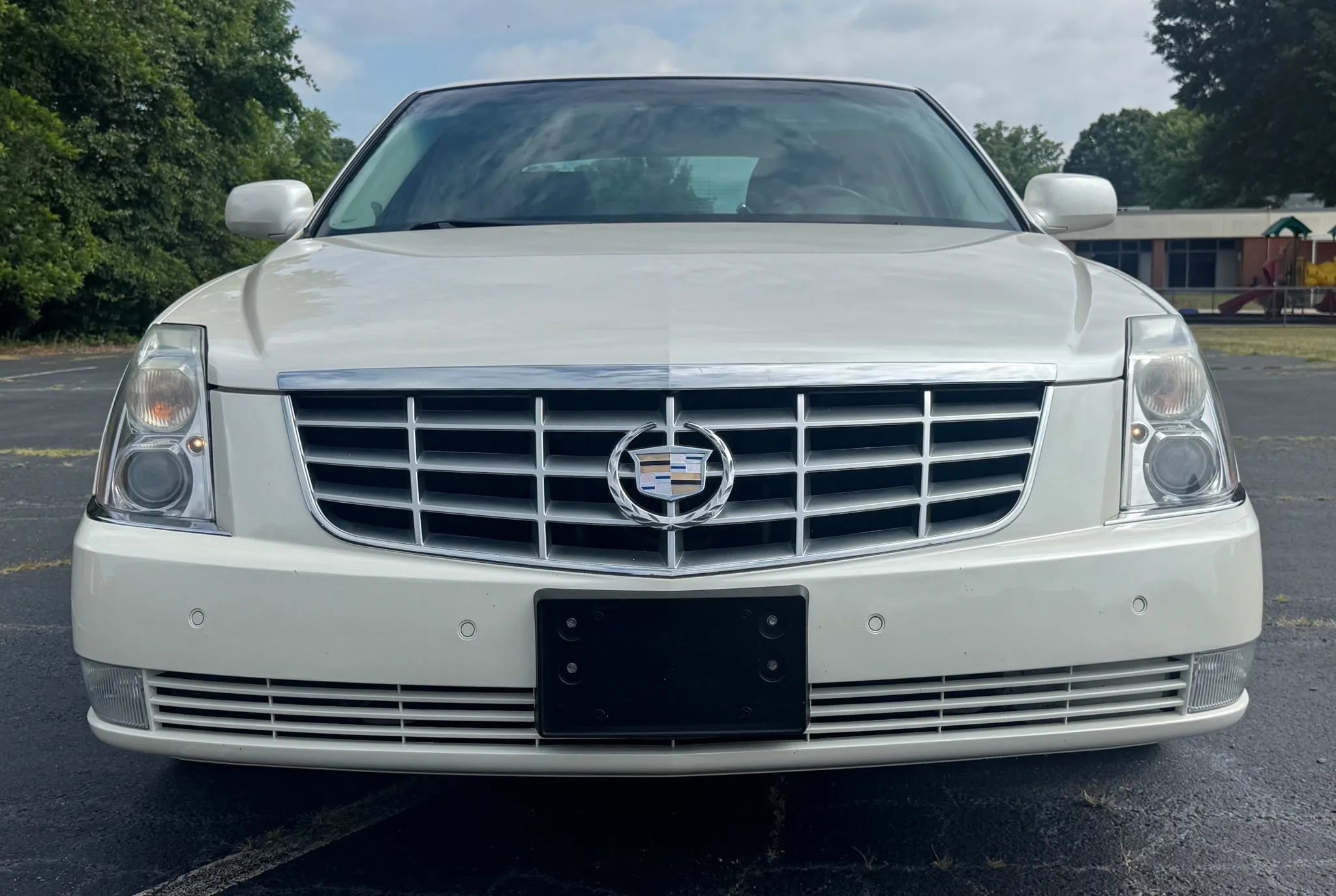 Used 2011 Cadillac DTS Luxury FWD image 37