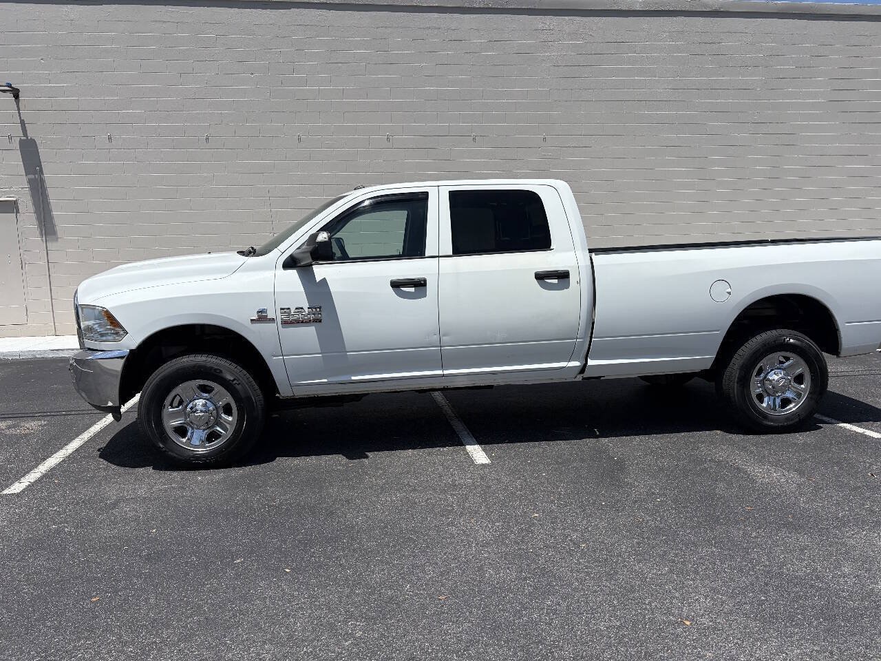 Used 2017 RAM 2500 Tradesman w/ Chrome Appearance Group AWD/4WD image 6