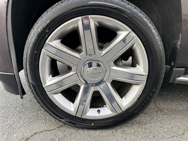 Used 2017 Cadillac Escalade Luxury AWD/4WD image 9