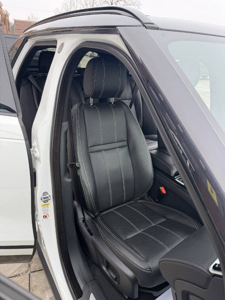 Used 2018 Land Rover Range Rover Velar R-Dynamic SE image 22