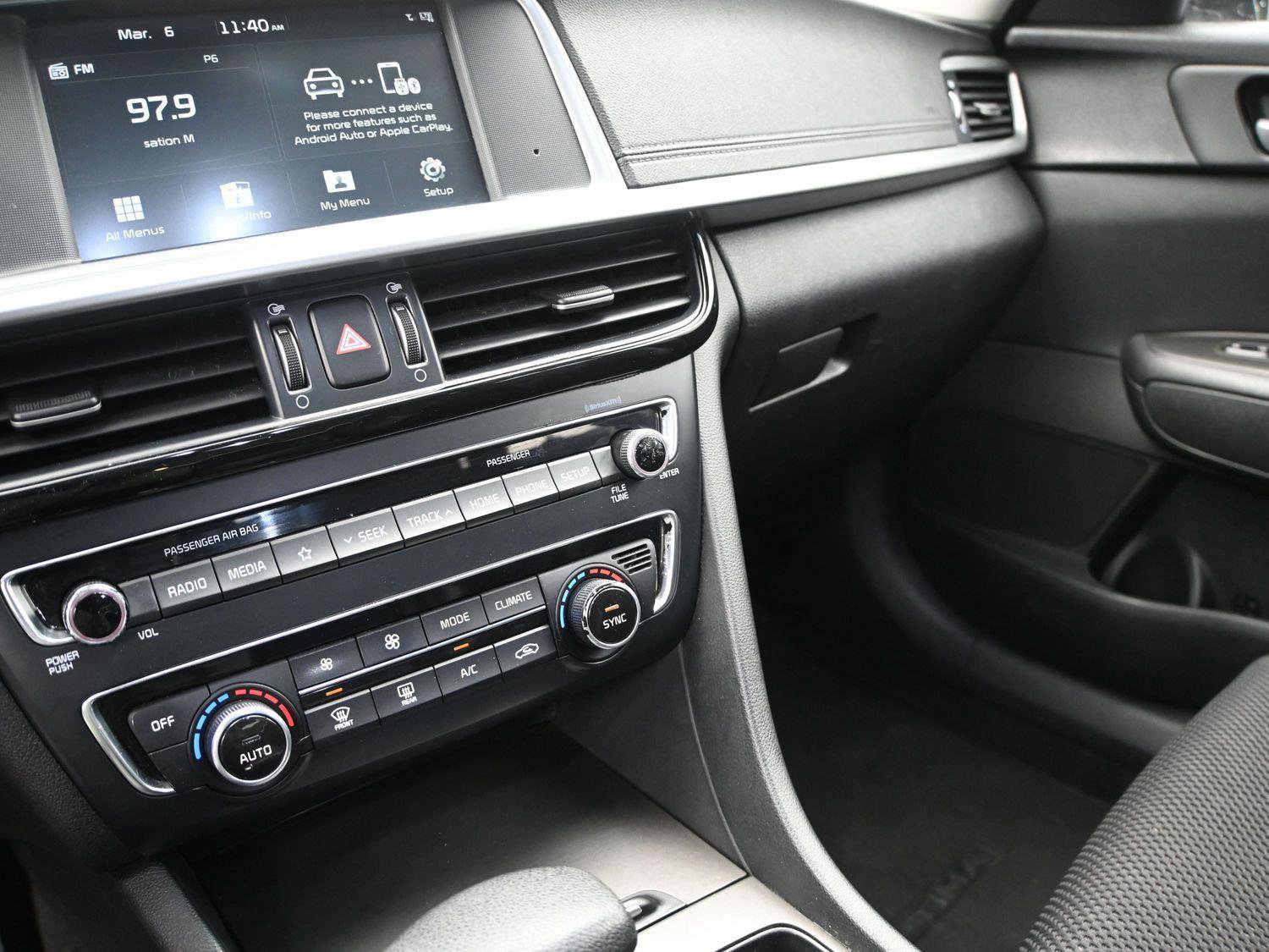 Used 2019 Kia Optima S FWD image 4