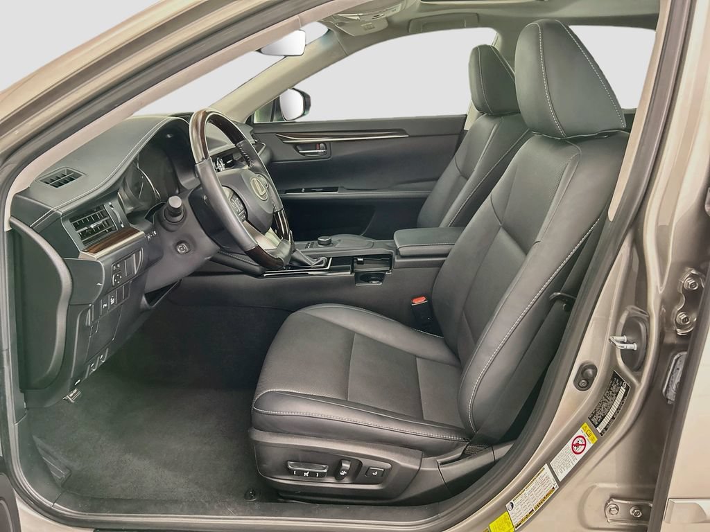 Used 2016 Lexus ES 350 w/ Premium Package w/Wood Trim FWD image 17