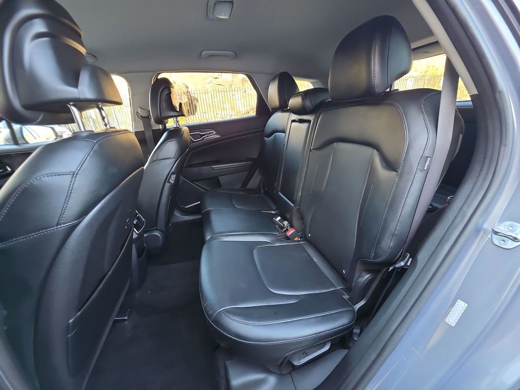 Used 2024 Kia Sportage EX FWD image 26