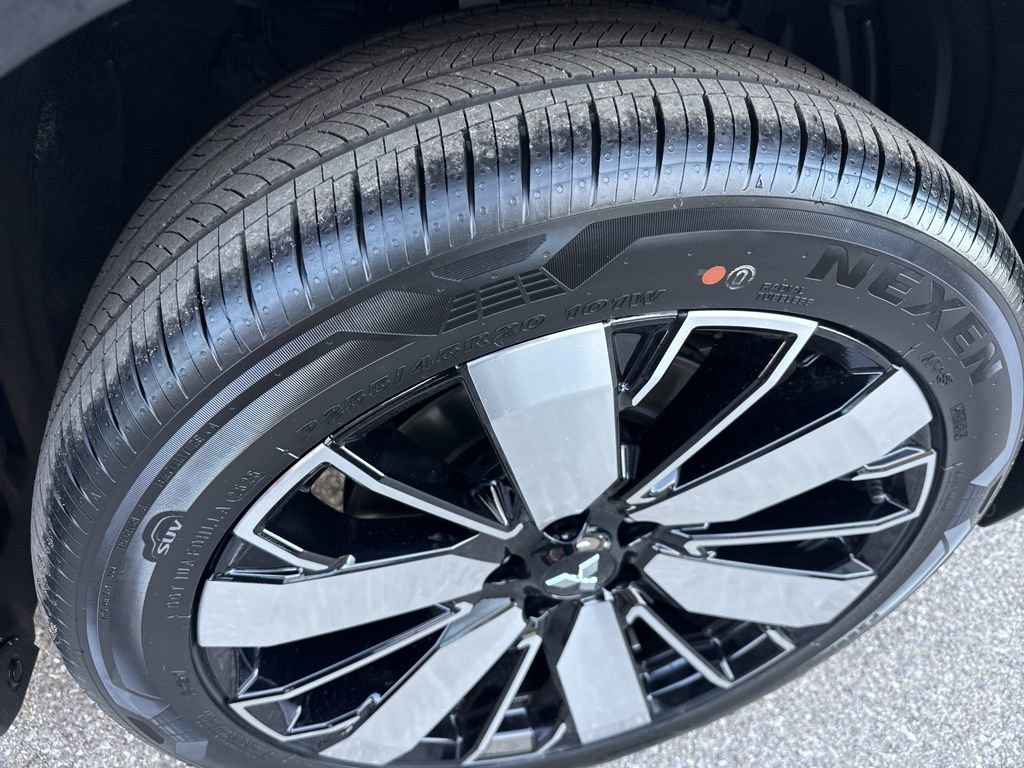 New 2026 Mitsubishi Outlander SE FWD image 13