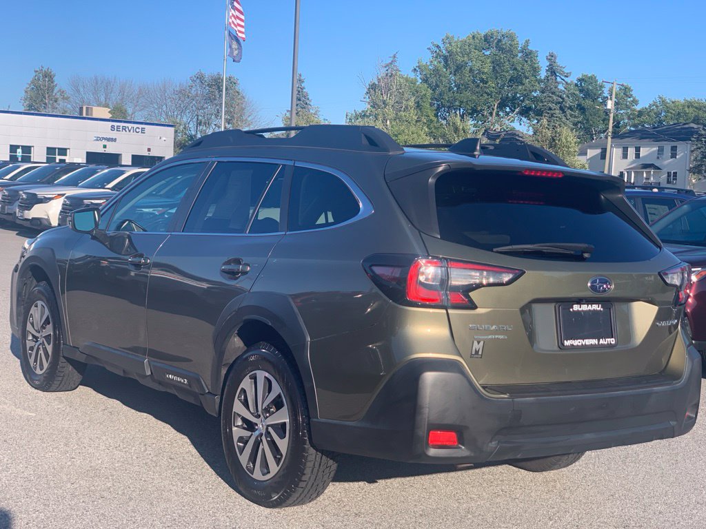 Used 2024 Subaru Outback Premium AWD/4WD image 6