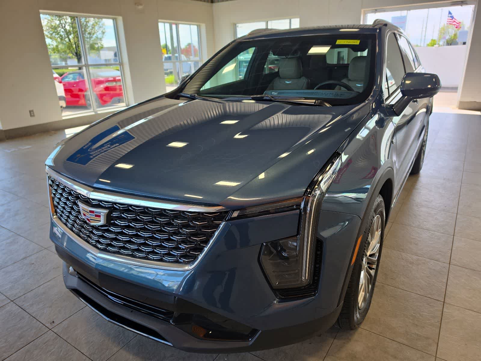 Used 2025 Cadillac XT4 Premium Luxury w/ Cold Weather Package AWD/4WD image 2