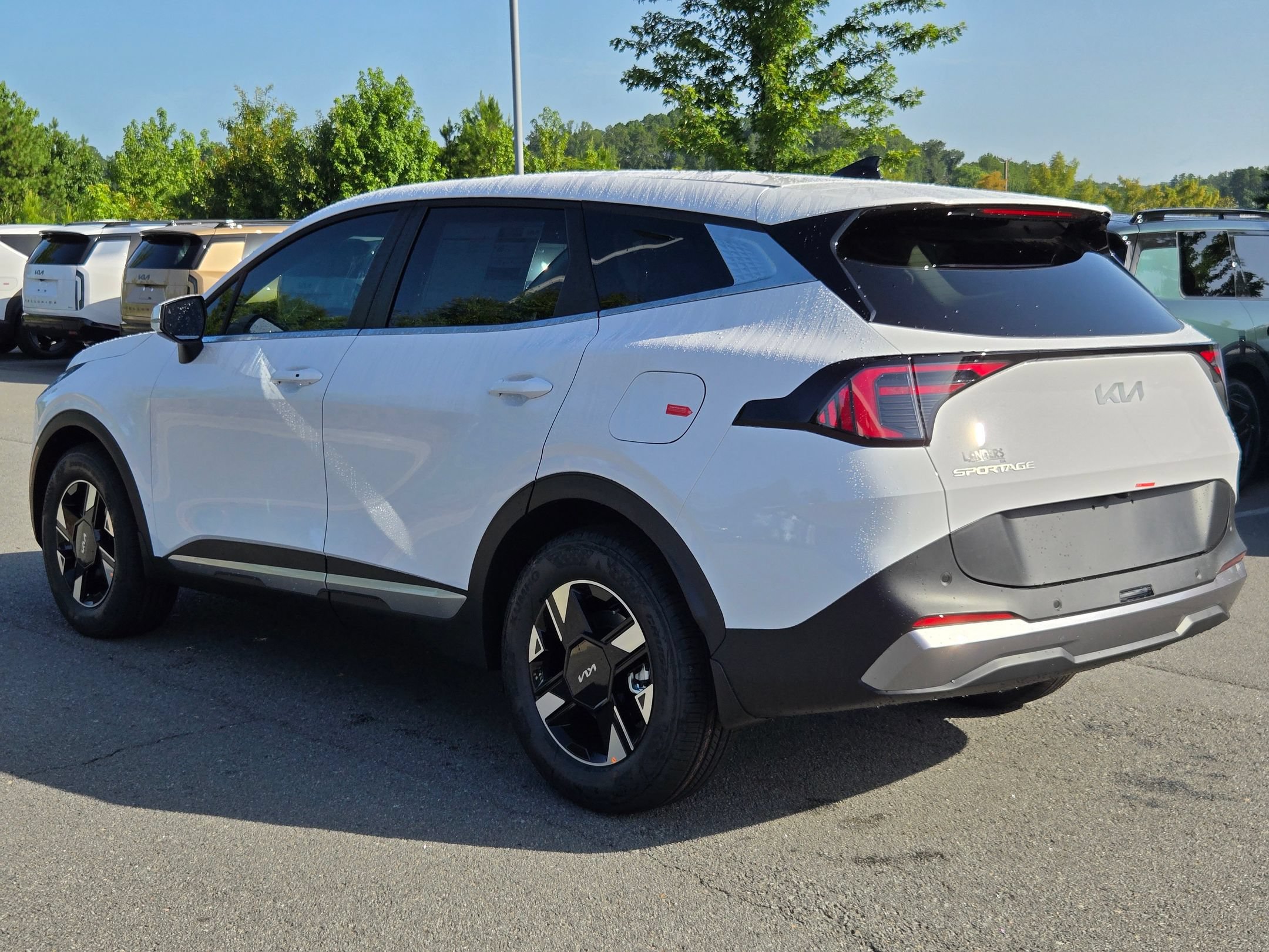 New 2026 Kia Sportage LX w/ LX Convenience Package FWD image 5