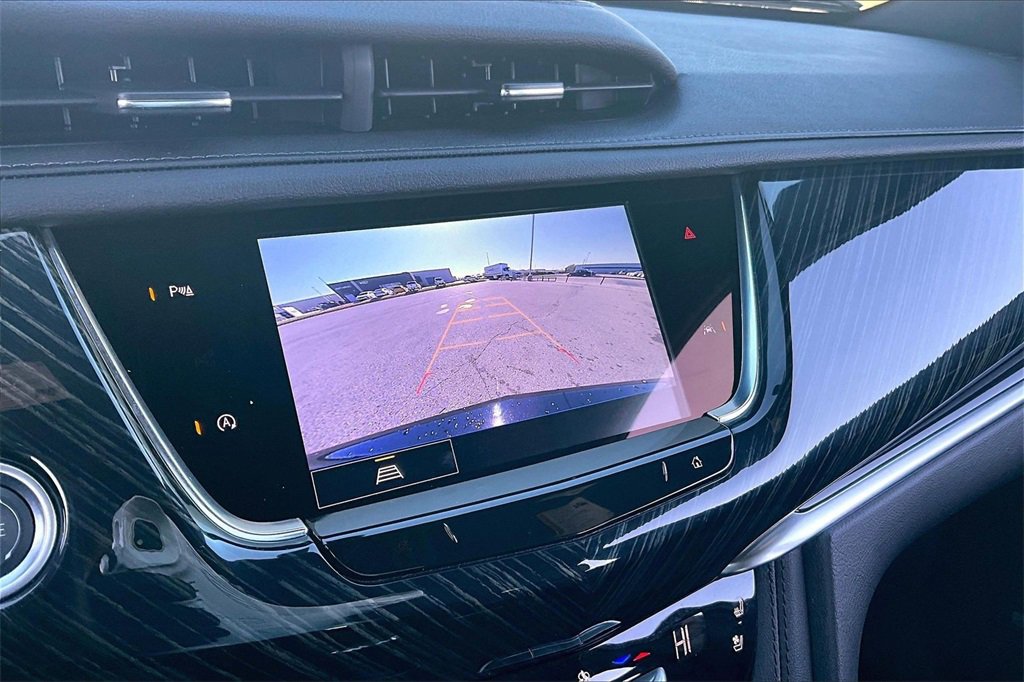 Used 2025 Cadillac XT6 Premium Luxury image 23