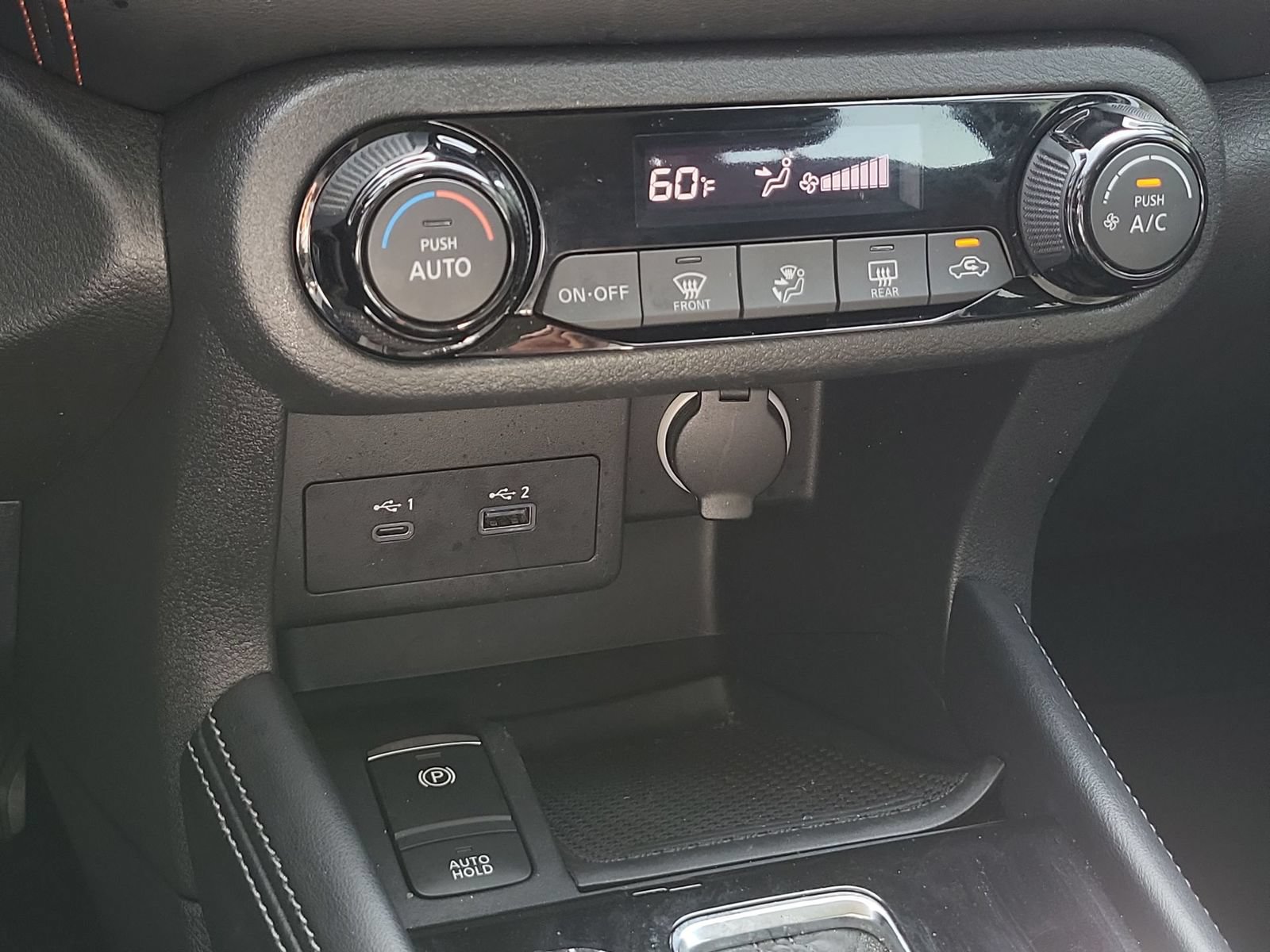 Used 2022 Nissan Kicks SR w/ Interior Electronics Package FWD image 33