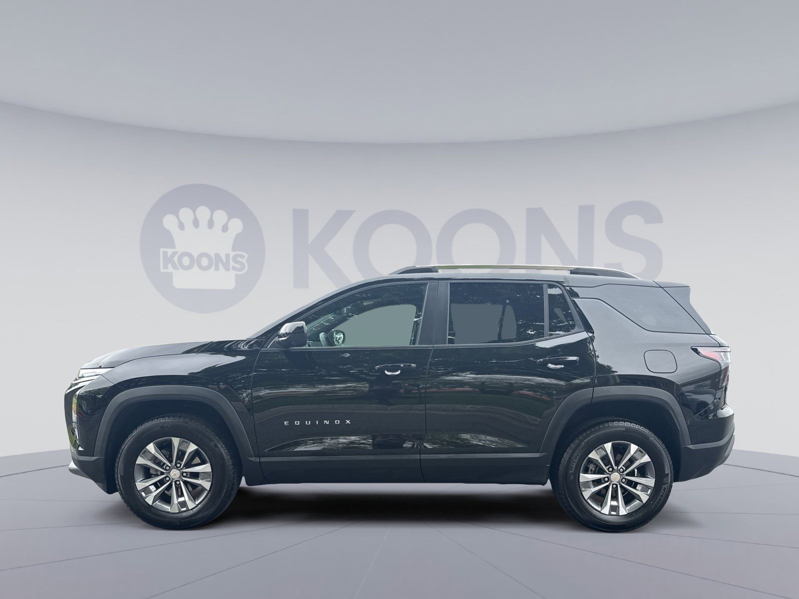 Used 2026 Chevrolet Equinox LT w/ Safety and Technology Package AWD/4WD image 2