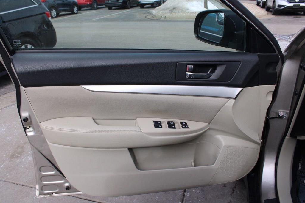 Used 2014 Subaru Outback 2.5i Premium image 17