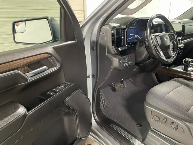 Used 2023 Chevrolet Silverado 1500 LT Trail Boss AWD/4WD image 10