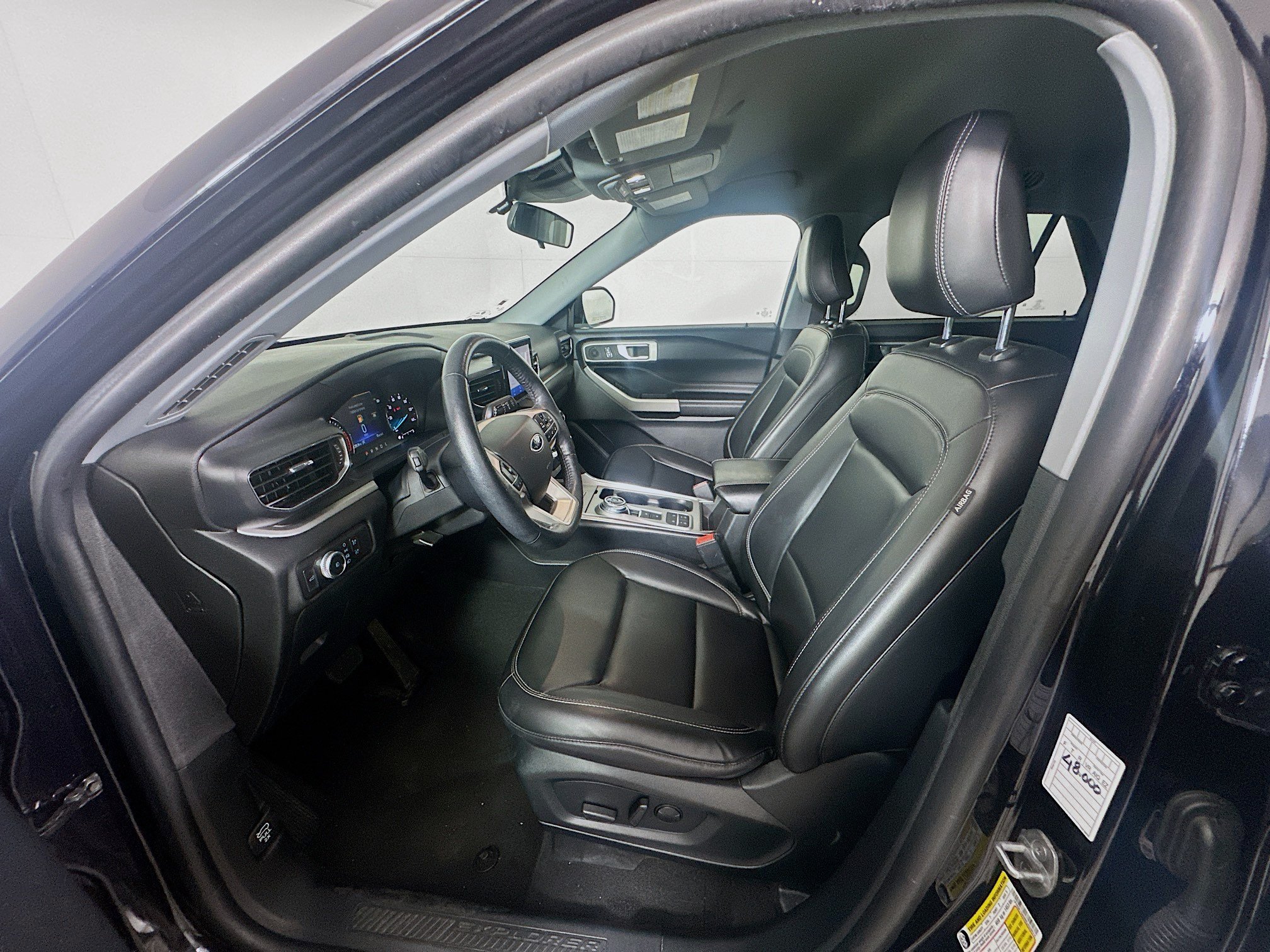 Used 2022 Ford Explorer XLT w/ Equipment Group 202A RWD image 13
