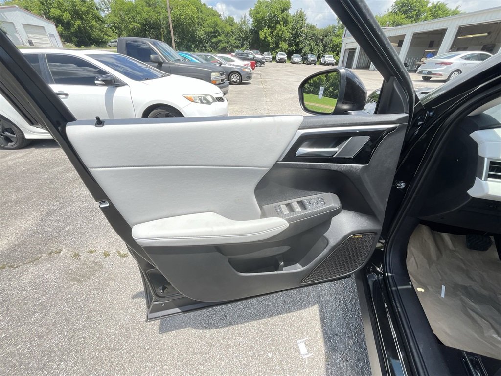 New 2025 Mitsubishi Outlander SE image 13