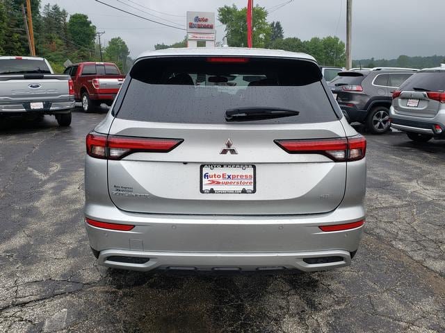 Used 2023 Mitsubishi Outlander SE AWD/4WD image 6