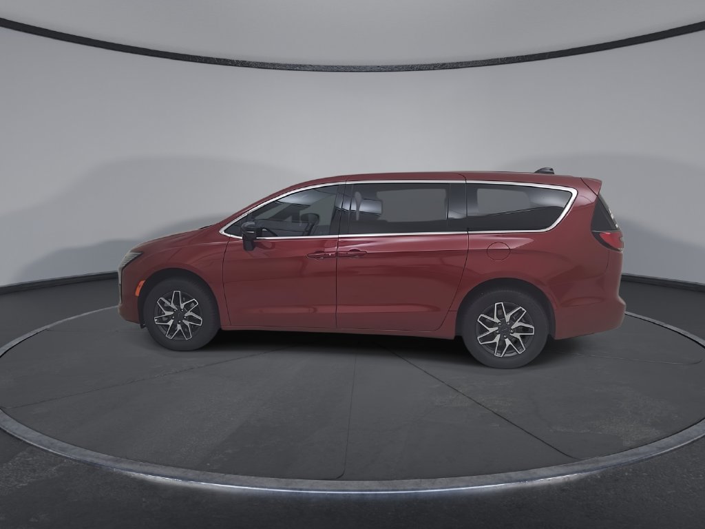 New 2027 Chrysler Pacifica Limited w/ Family Tech Group AWD/4WD image 9