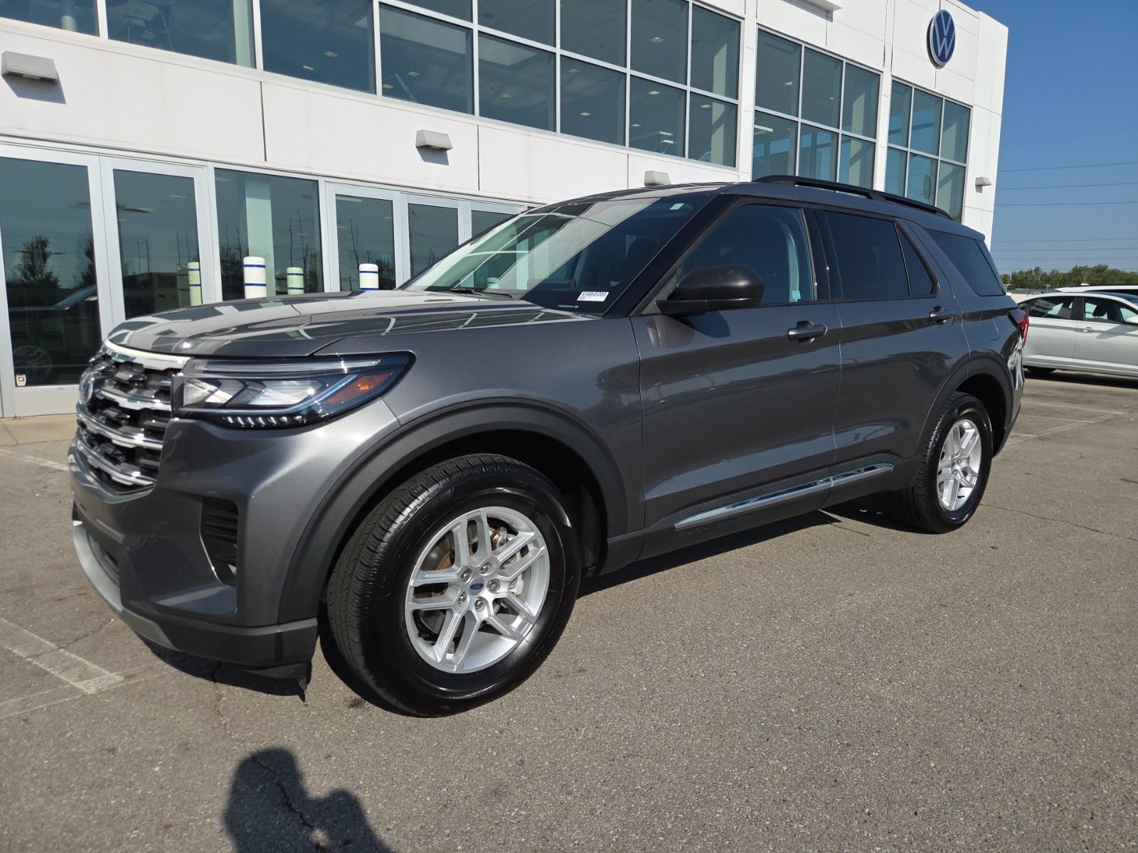 Used 2025 Ford Explorer Active AWD/4WD image 14