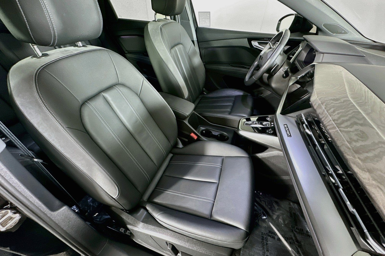 Used 2023 Audi Q4 e-tron Premium Plus w/ Premium Plus RWD image 8