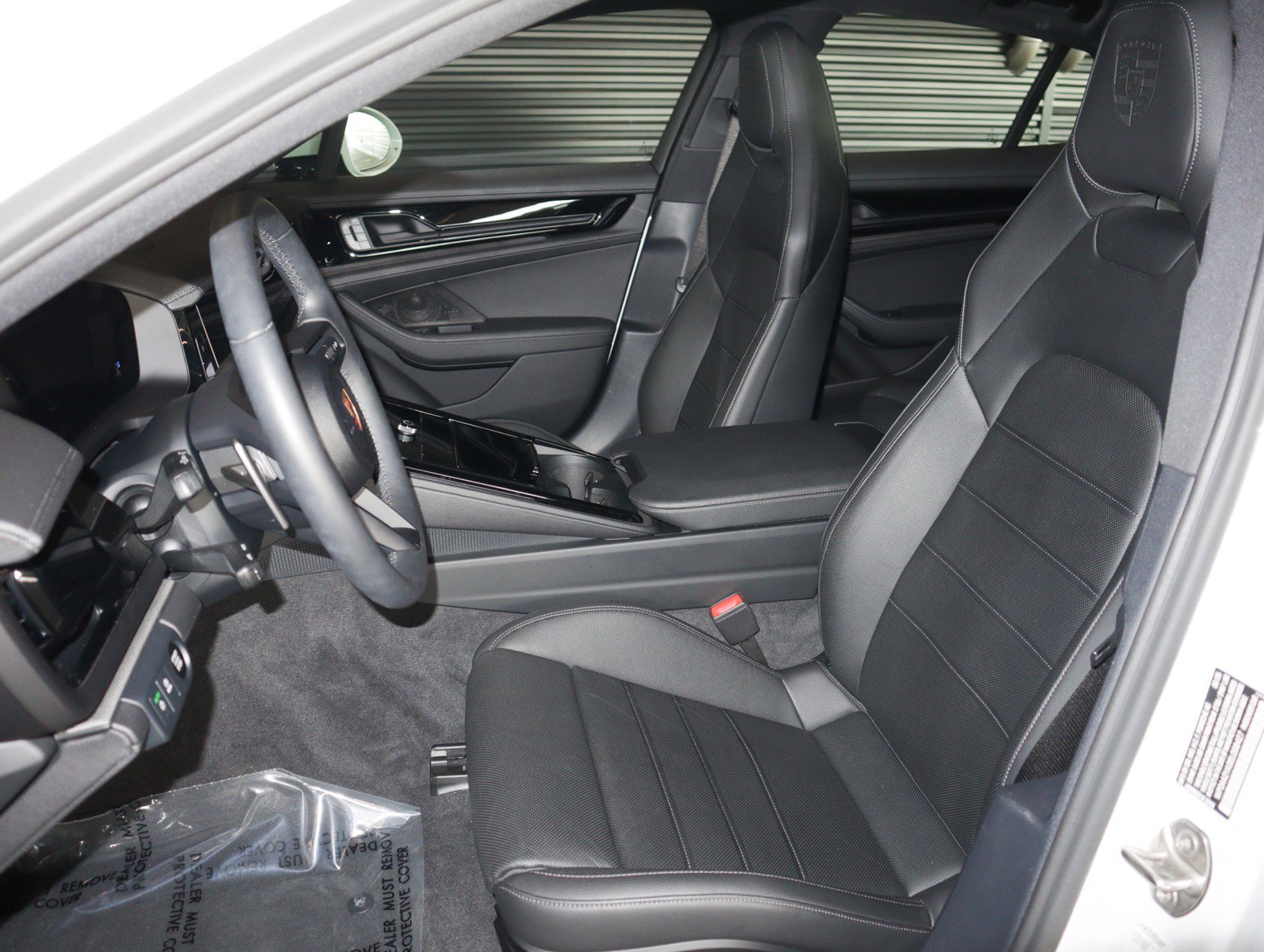 Certified 2025 Porsche Panamera 4 image 5