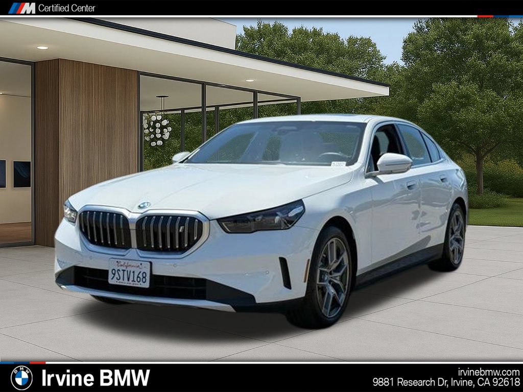 Used 2025 BMW i5 eDrive40i w/ Premium Package RWD image 1