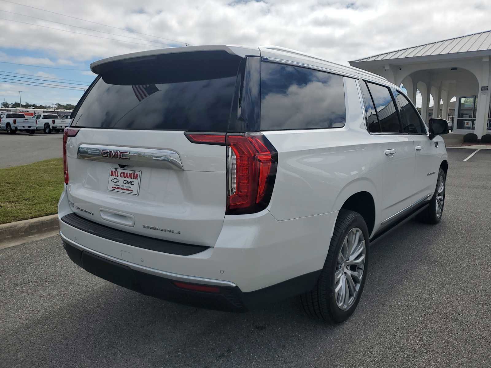 Certified 2023 GMC Yukon XL Denali image 6