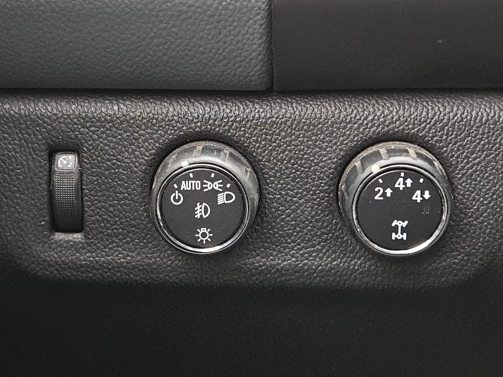 Used 2015 Chevrolet Colorado Z71 AWD/4WD image 17