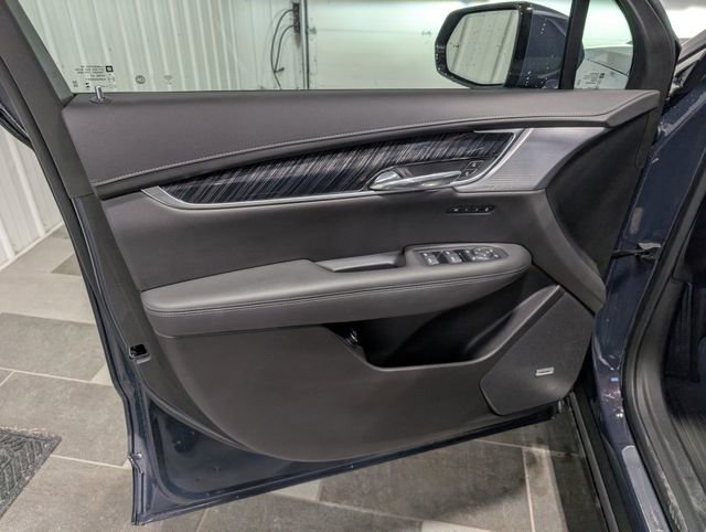 Used 2024 Cadillac XT6 Premium Luxury w/ Technology Package image 14
