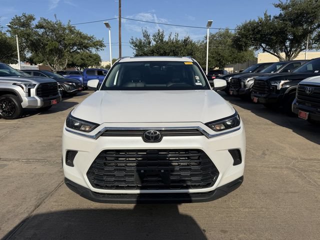 Used 2025 Toyota Grand Highlander FWD image 2