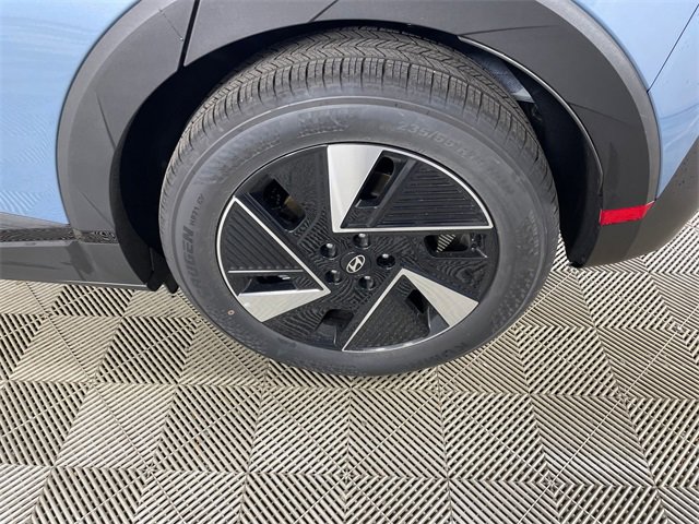 New 2025 Hyundai Ioniq 5 SE image 19