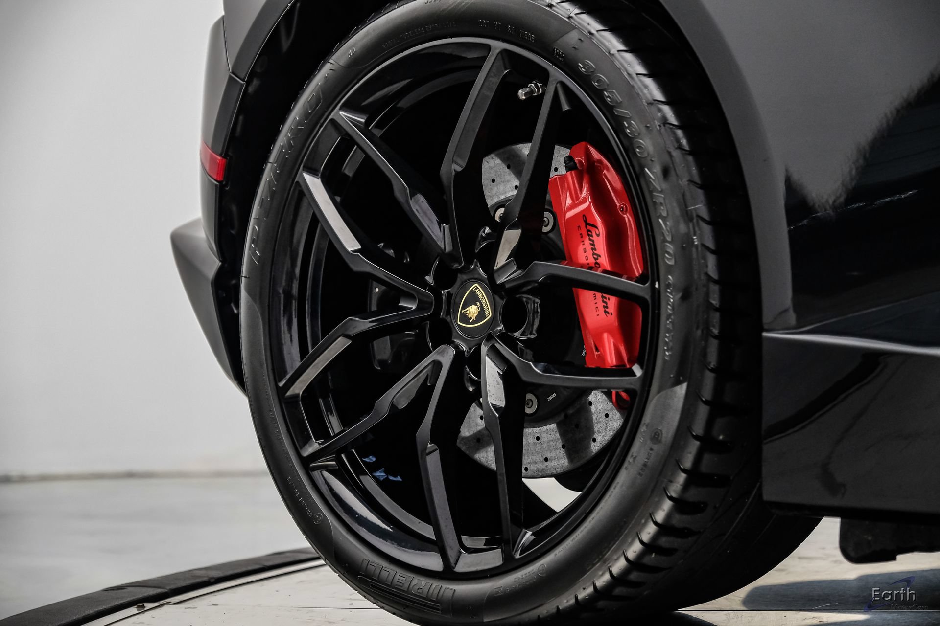 Used 2015 Lamborghini Huracan LP 610-4 AWD/4WD image 98