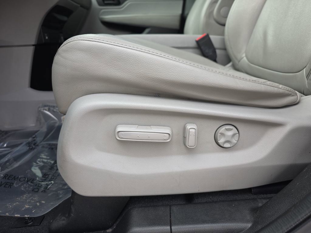 Used 2022 Honda Odyssey EX-L image 31