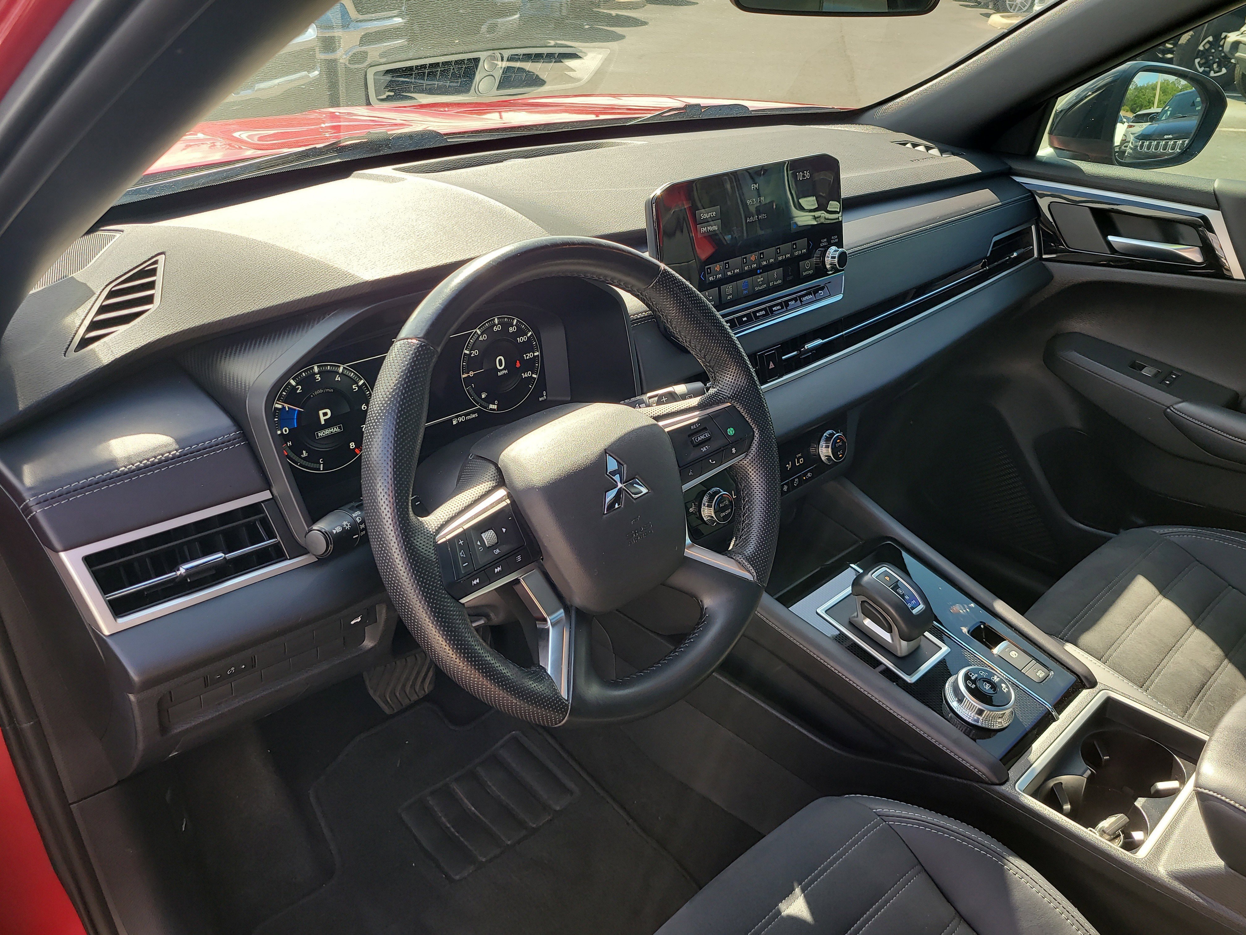 Used 2024 Mitsubishi Outlander SE image 19