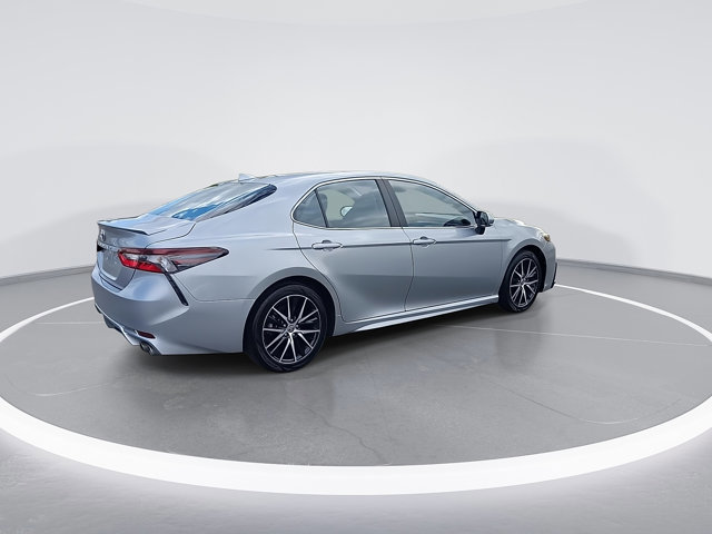 Used 2024 Toyota Camry SE image 10