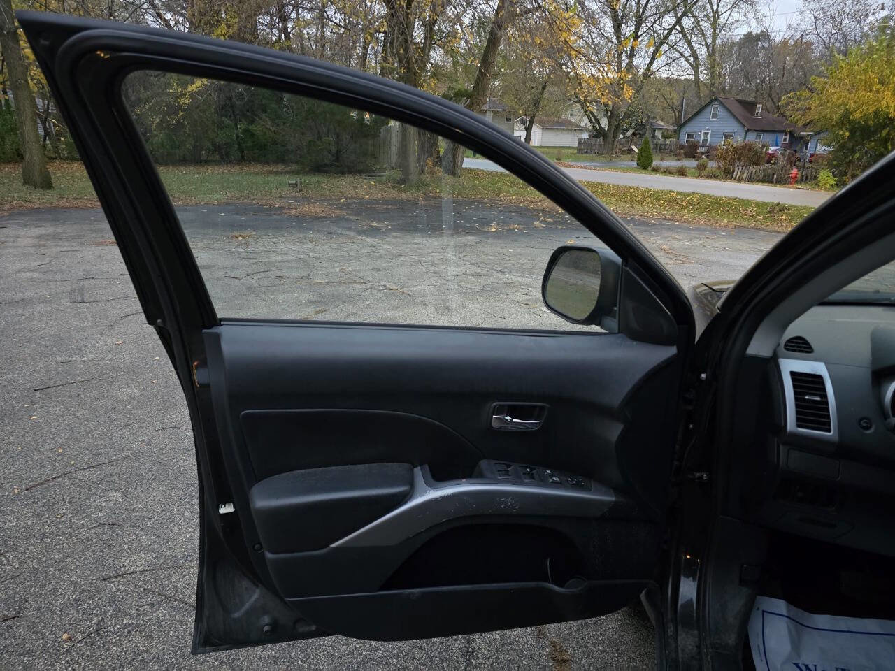 Used 2008 Mitsubishi Outlander XLS image 9