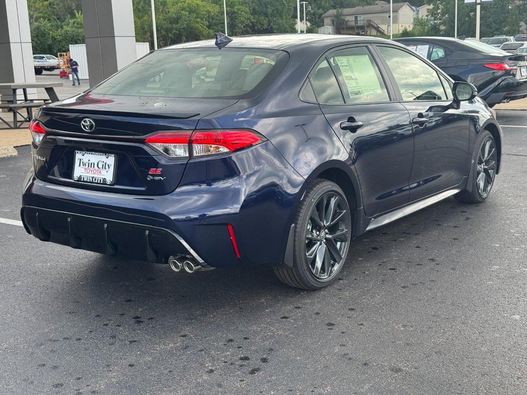 New 2026 Toyota Corolla SE w/ SE Premium Package FWD image 4