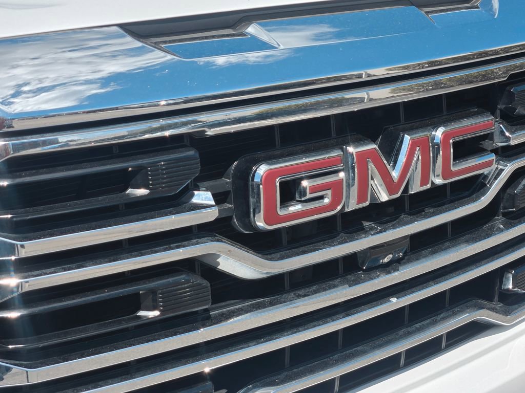 Used 2023 GMC Sierra 1500 SLT w/ SLT Premium Plus Package AWD/4WD image 9