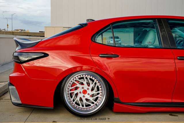 Used 2019 Toyota Camry XSE image 10