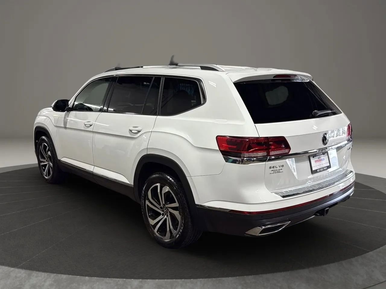 Used 2021 Volkswagen Atlas SEL Premium image 3