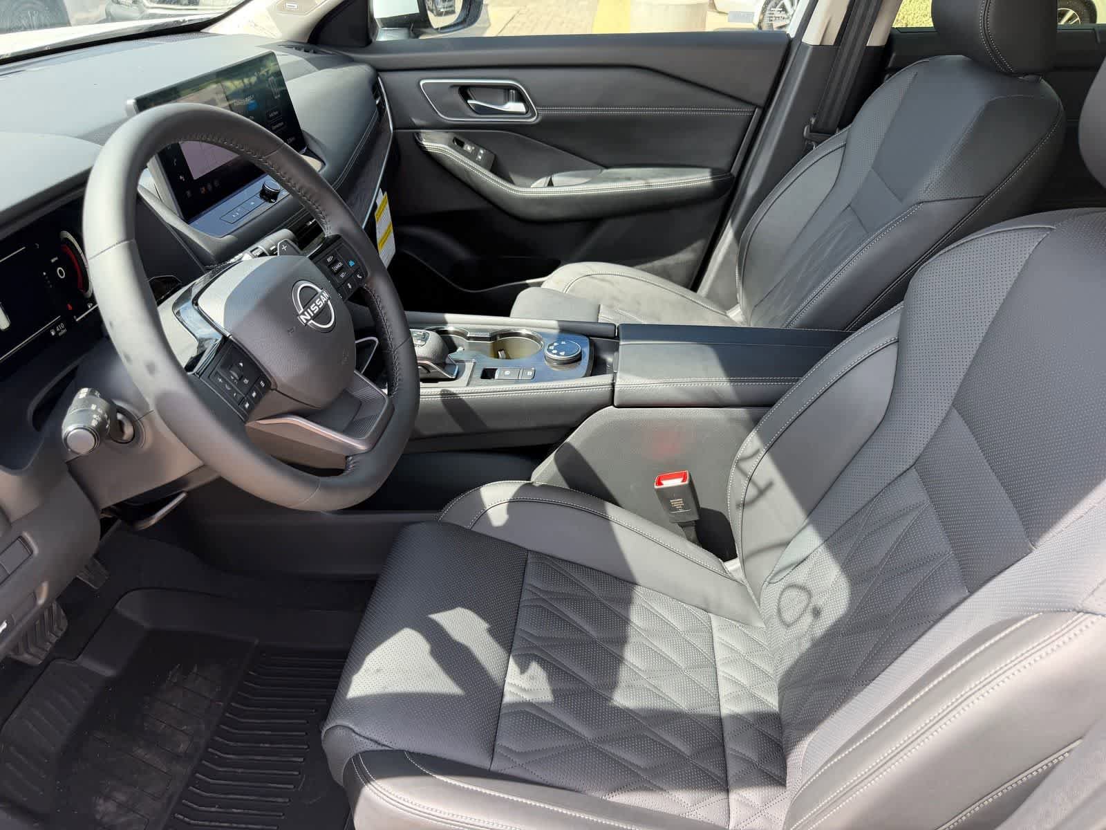 New 2026 Nissan Rogue Platinum w/ Tech Package AWD/4WD image 15
