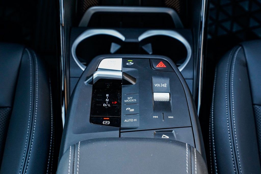 Used 2025 BMW X1 xDrive28i w/ Technology Package image 13