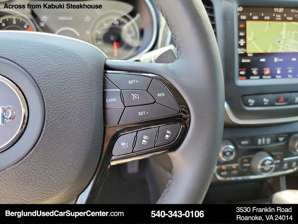 Used 2023 Jeep Cherokee Altitude Lux image 31