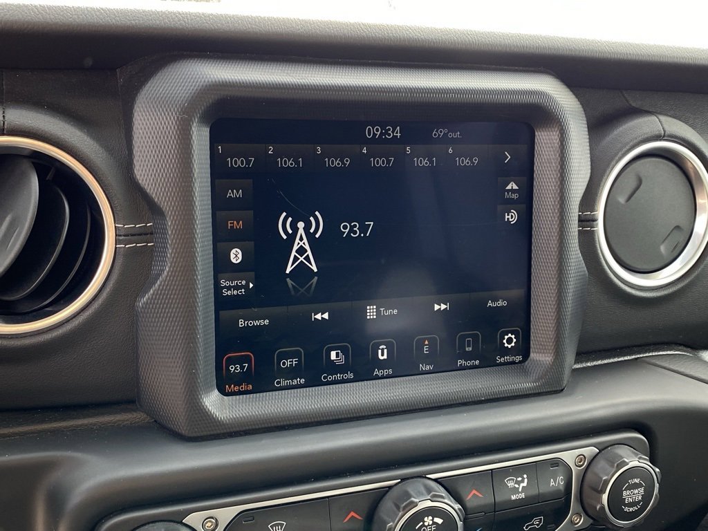 Used 2023 Jeep Wrangler Unlimited Sahara image 15