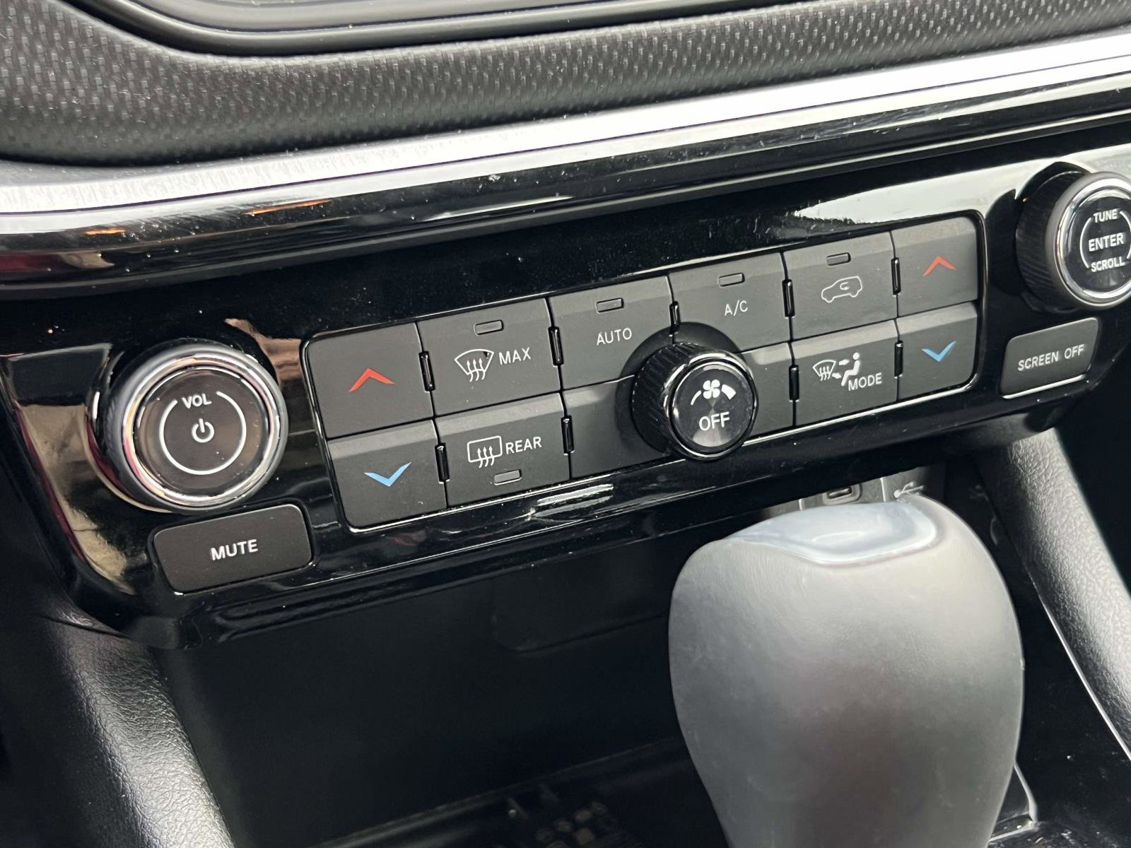 Used 2024 Jeep Compass Trailhawk image 13