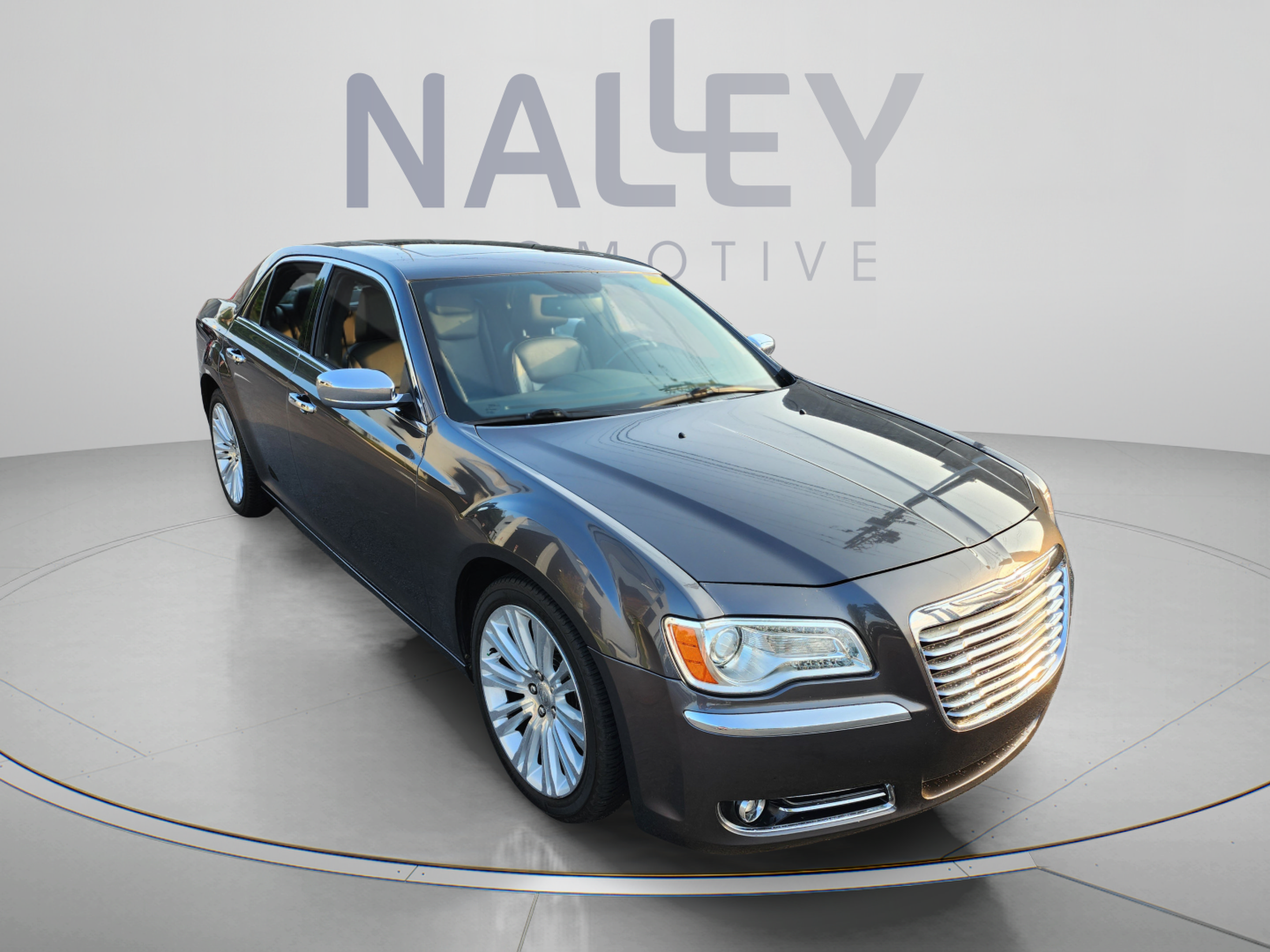 Used 2013 Chrysler 300 C RWD image 7