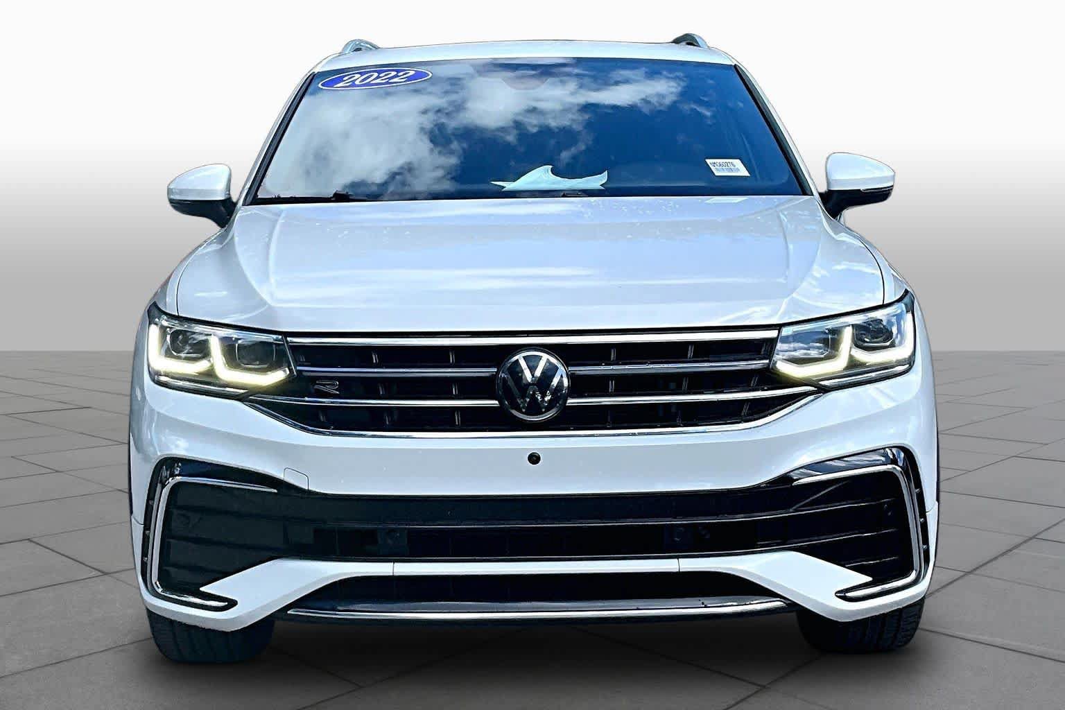 Used 2022 Volkswagen Tiguan SEL R-Line AWD/4WD image 4