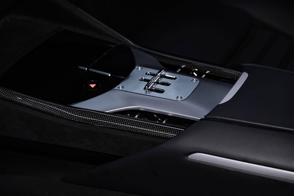 Used 2023 Ferrari Purosangue AWD/4WD image 38