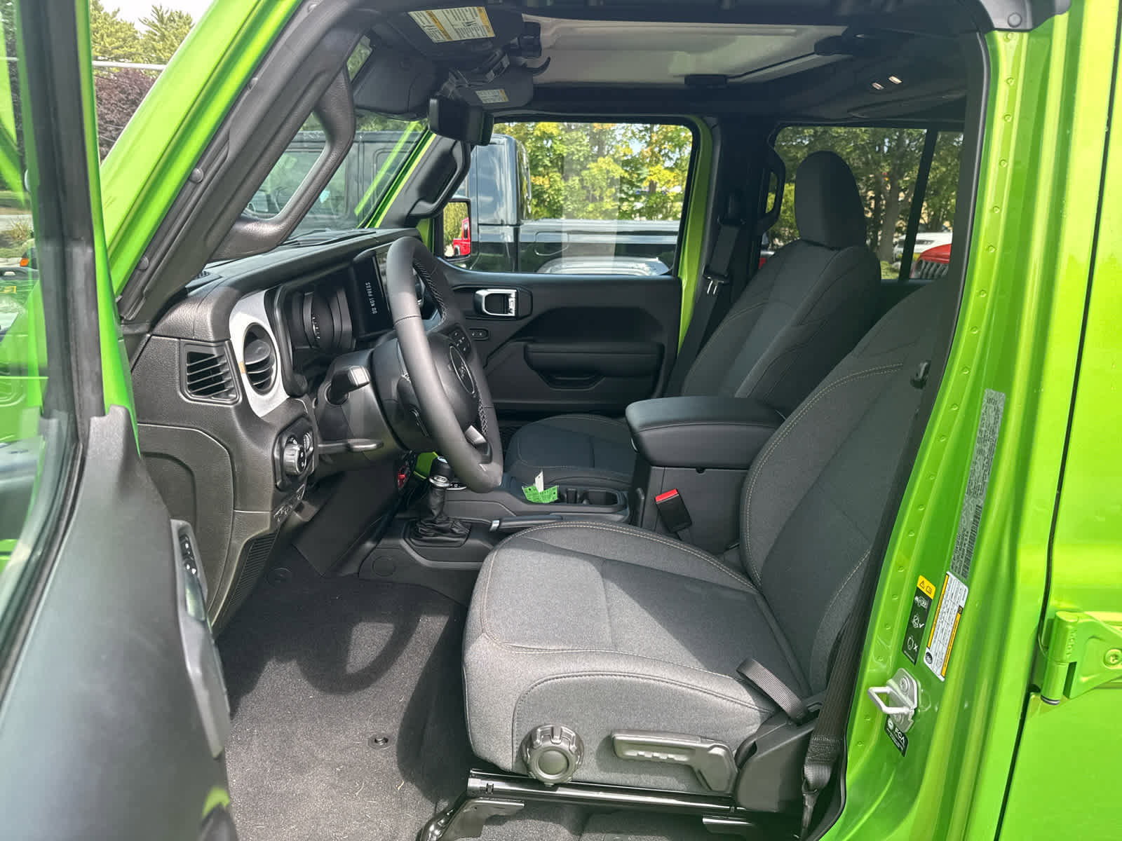 New 2025 Jeep Gladiator Sport image 13