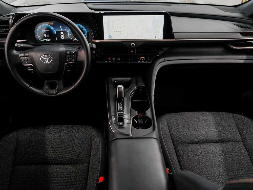 Used 2023 Toyota Crown XLE image 35